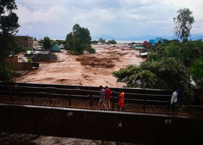 Mueren al menos 42 personas por lluvias torrenciales en Kinshasa