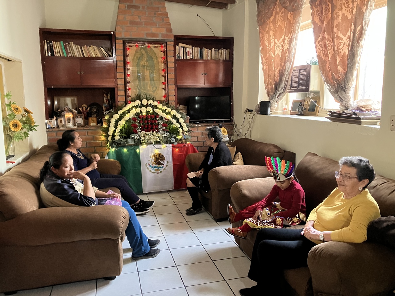 Por tres generaciones, familia lagunera hace reliquia a la Virgen de Guadalupe