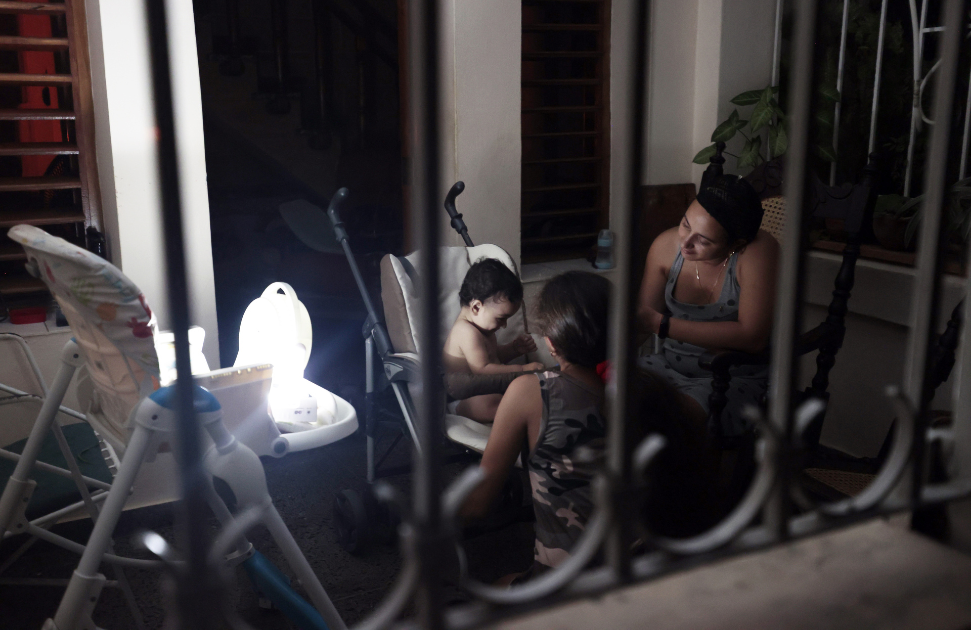 Empresa eléctrica no prevé apagones en Cuba por primera vez en meses