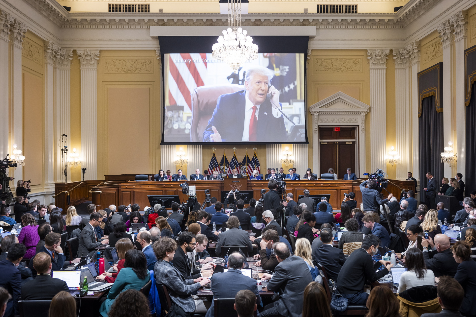 Comité que investiga el asalto al Capitolio pide imputar a Donald Trump