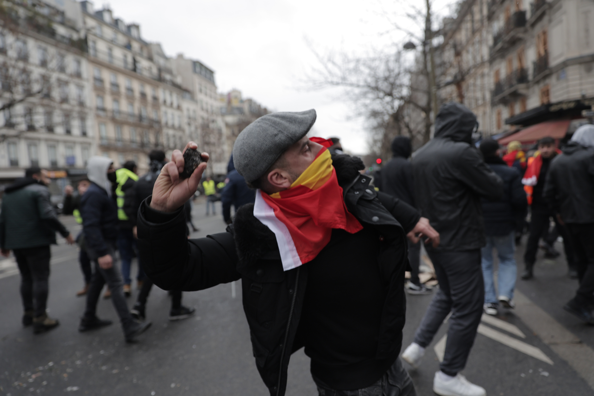 Grupos kurdos protestan en Estambul tras tiroteo racista en París