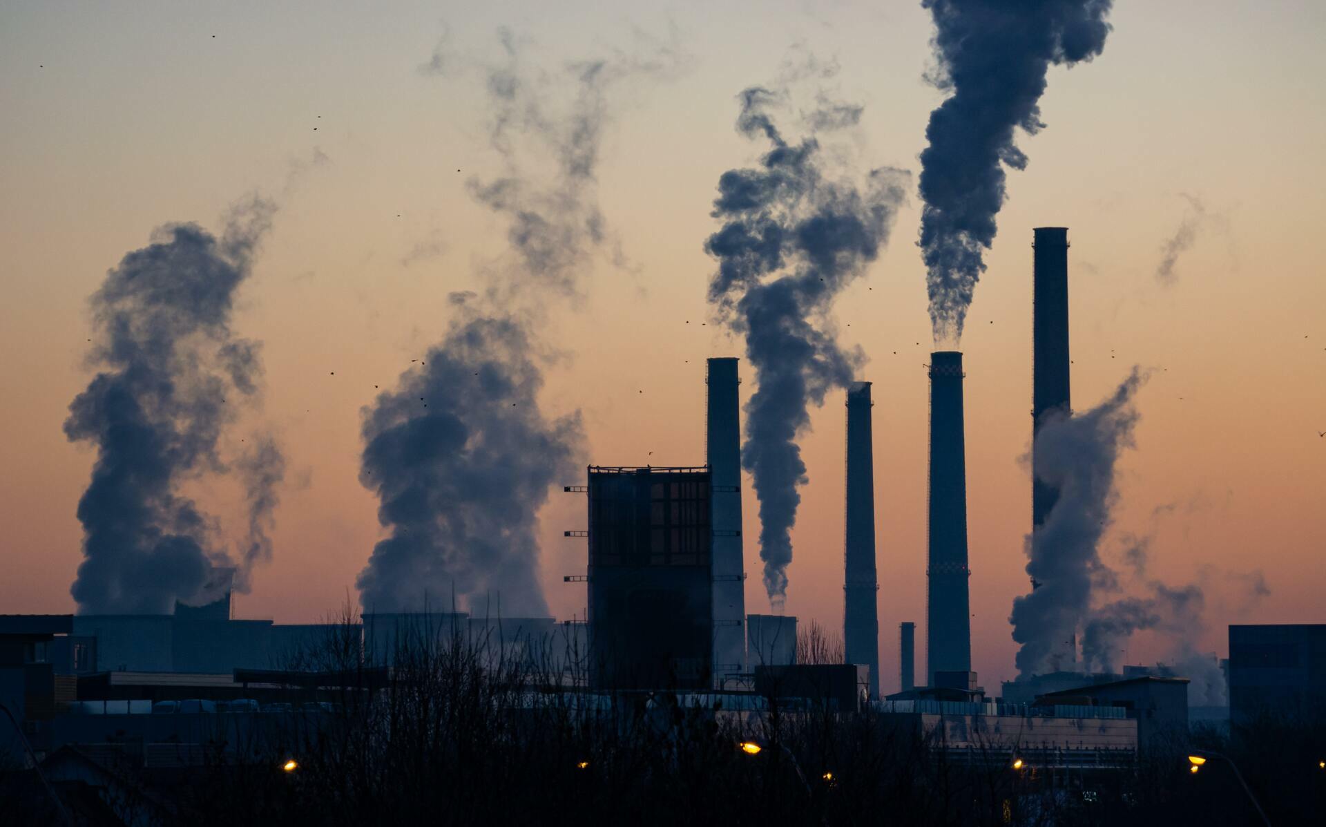 Documentos internos revelados en 2015 sugerían que los científicos de ExxonMobil informaron a los ejecutivos de la empresa sobre el peligroso calentamiento climático provocado por los humanos desde al menos 1977.