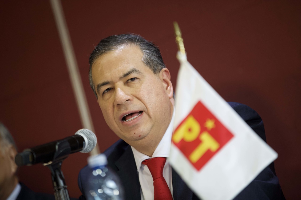 Ricardo Mejía Berdeja renunció a la Subsecretaría de Seguridad Pública y aceptó la invitación para abanderar al Partido del Trabajo en la contienda por la gubernatura de Coahuila.