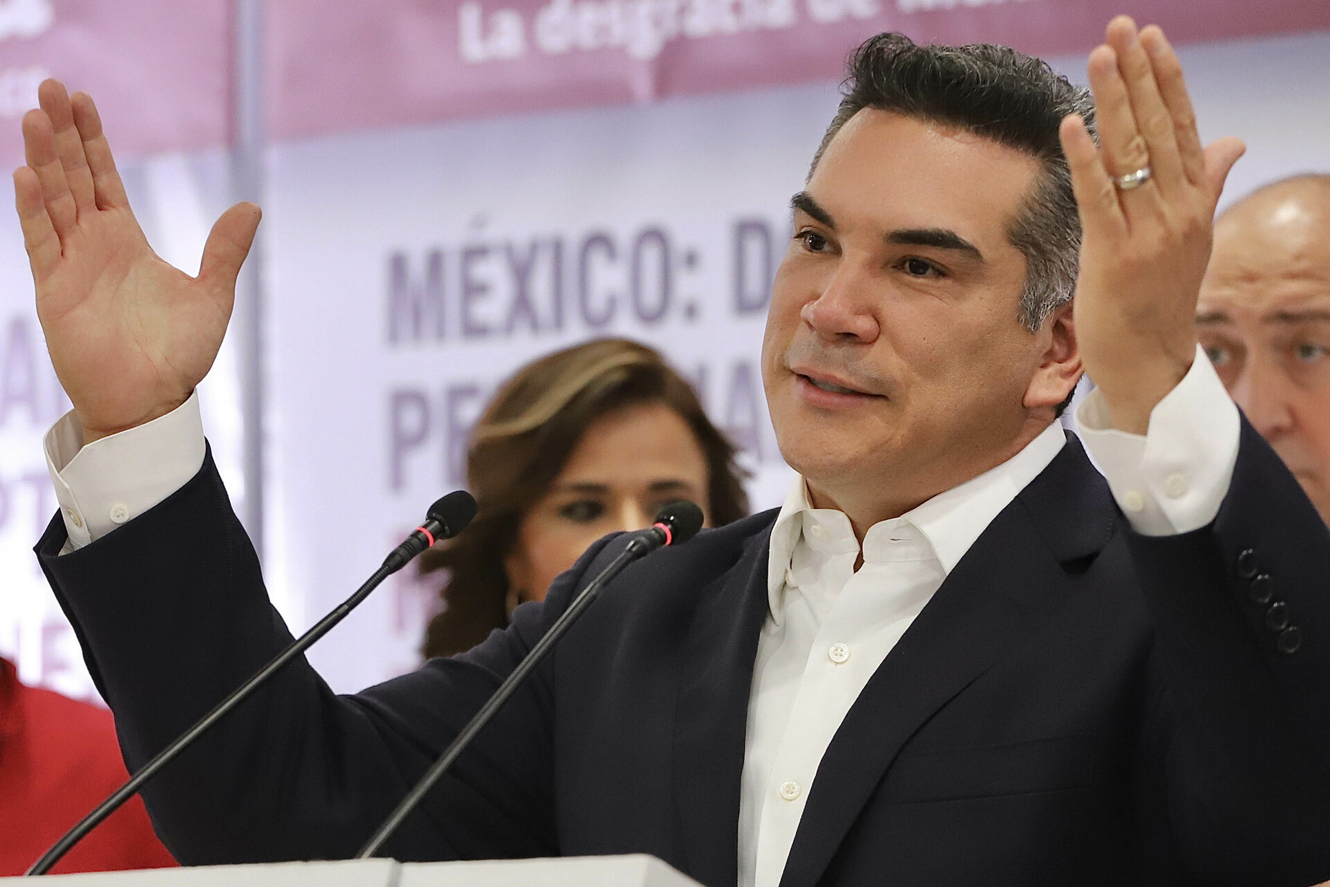 Morena es un salto al vacío, y 'Va por México' ofrece certeza, seguridad y bienestar, argumentó el presidente nacional del PRI. (EL UNIVERSAL)
