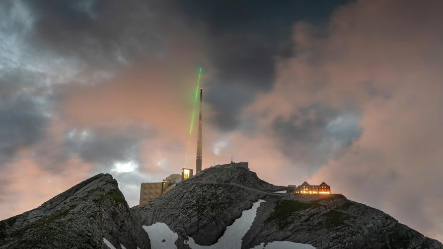 La campaña experimental en la montaña Säntis se llevó a cabo con un láser de teravatio de alta tasa de repetición. 