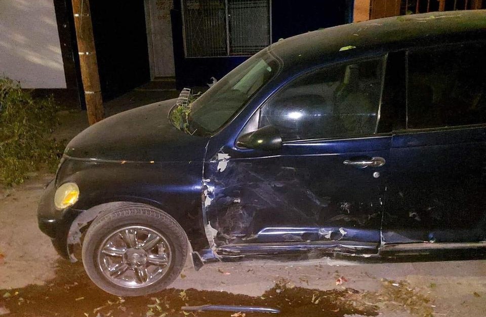 El accidente registrado durante la madrugada en Torreón dejó cuantiosos daños materiales, estimados 145 mil pesos. (EL SIGLO DE TORREÓN)
