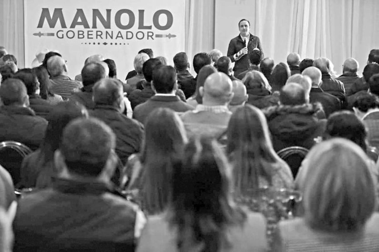 El precandidato Manolo Jiménez sostuvo una serie de encuentros con empresarios en los municipios de Monclova y Frontera.