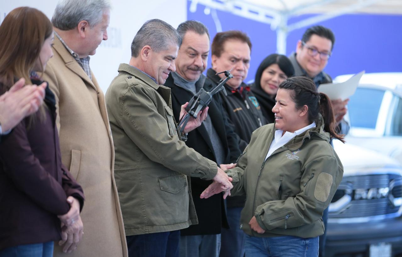 El gobernador Miguel Ángel Riquelme Solís entregó equipo a la Comisión Estatal de Búsqueda. (EL SIGLO DE TORREÓN)