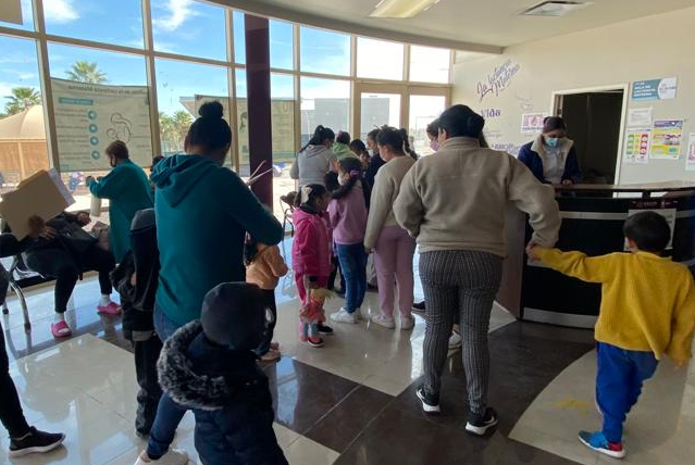 Hay padres de familia de localidades como Ceballos y Jiménez que han tenido que viajar hasta el vecino municipio de Torreón. (EL SIGLO DE TORREÓN)