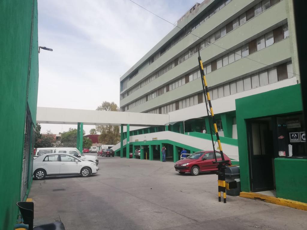 Debido a la gravedad de sus heridas el lunes trasladaron a la mujer a la Clínica número 18 del IMSS en Torreón, donde la madrugada del jueves perdió la vida.