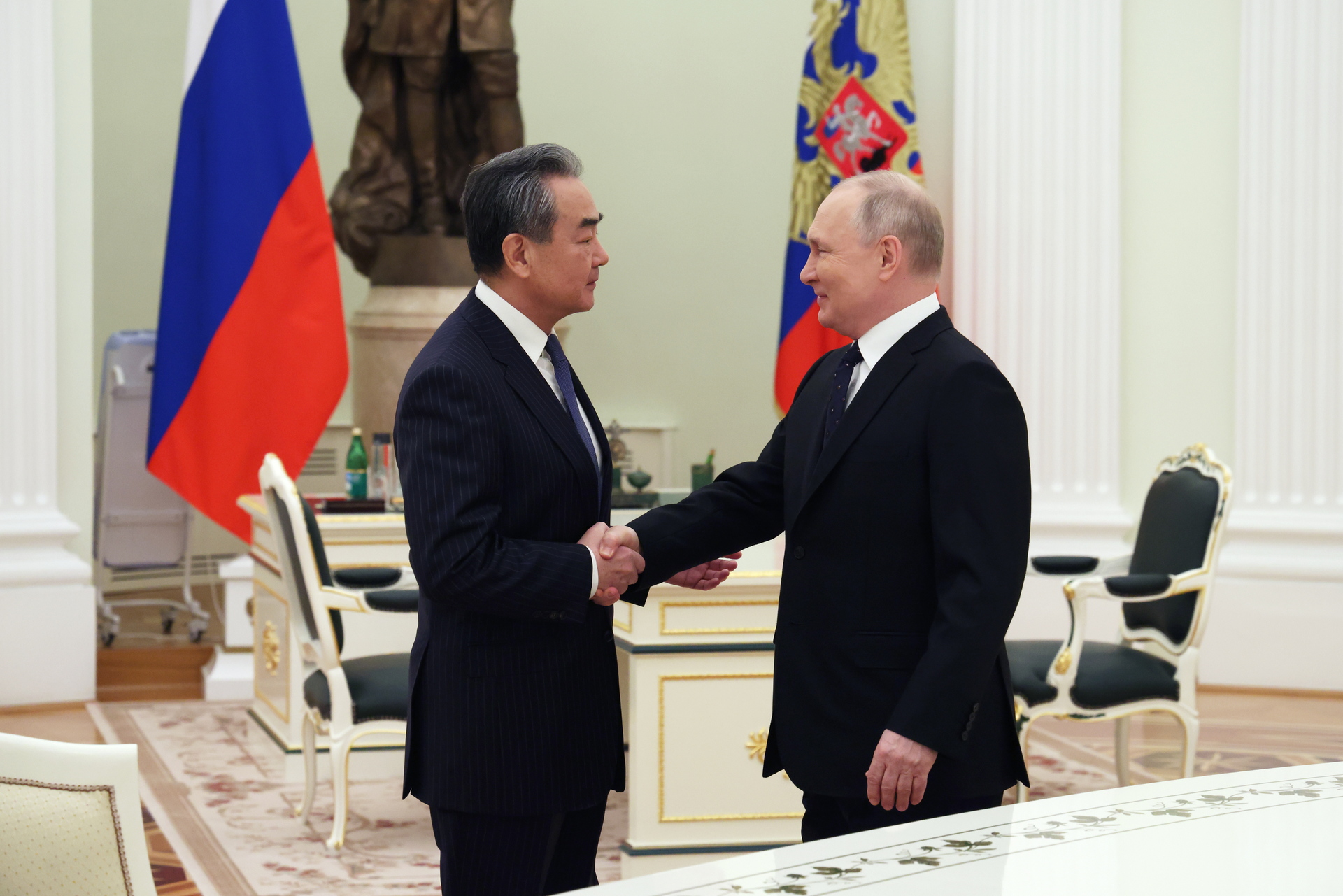 Las relaciones entre Rusia y Occidente están en su punto más bajo desde la Guerra Fría. (ARCHIVO)