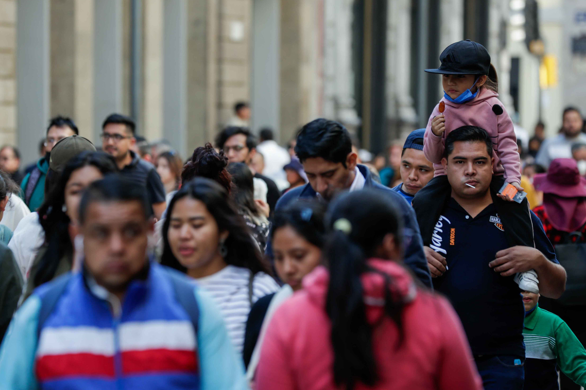 El balance anímico de la población mexicana ascendió en enero pasado a un promedio de 6.5 en una escala del 1 a 10. (ARCHIVO)