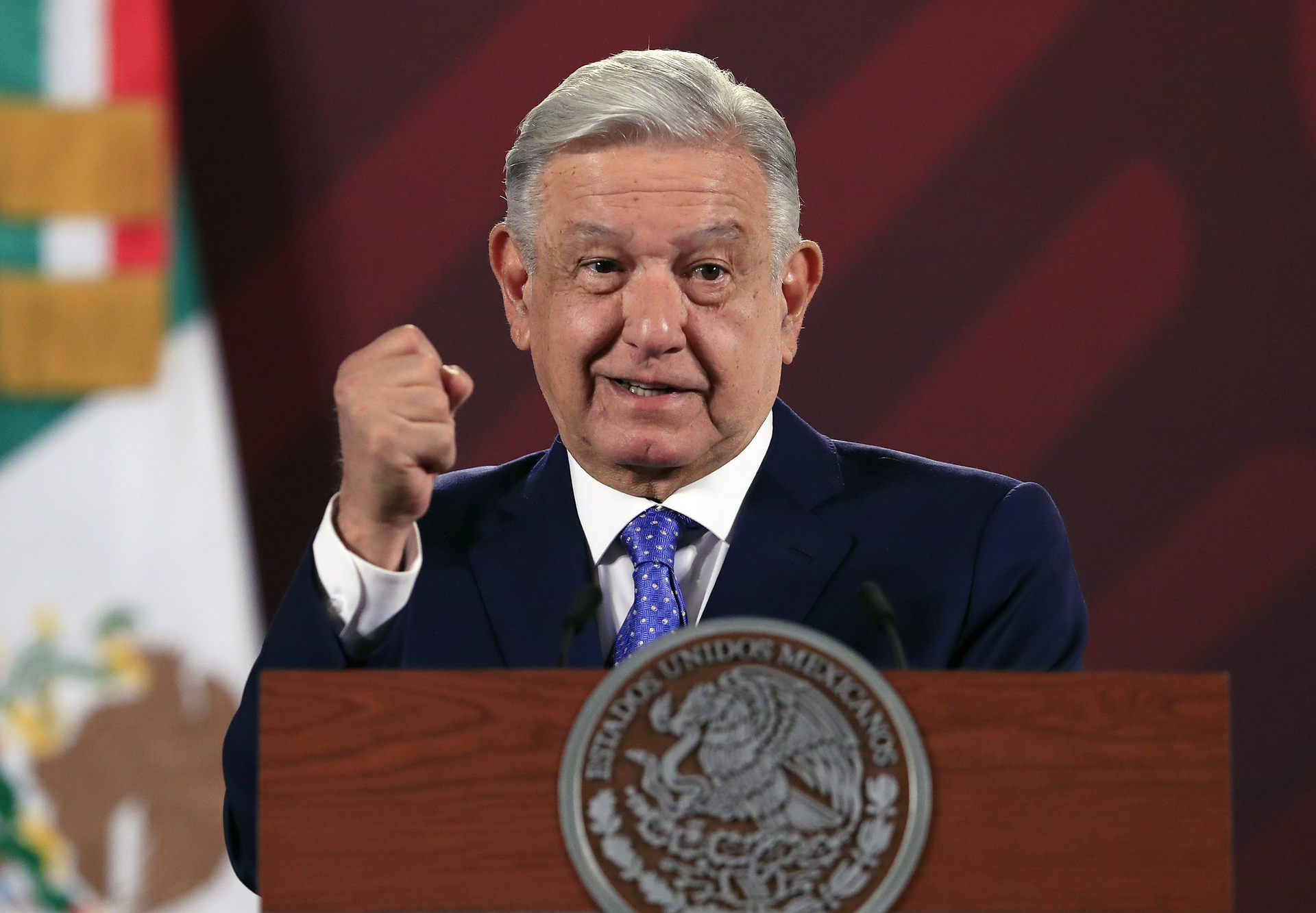 El pasado viernes, López Obrador adelantó que se llevaría a cabo la mañanera en este lugar, porque ayuda a que no haya repetición de estos hechos. (EFE)