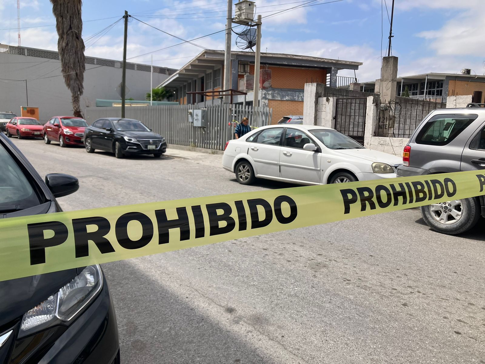 El intendente de la escuela se percató del cuerpo de la mujer. (Foto: SERGIO A. RODRÍGUEZ / EL SIGLO COAHUILA)