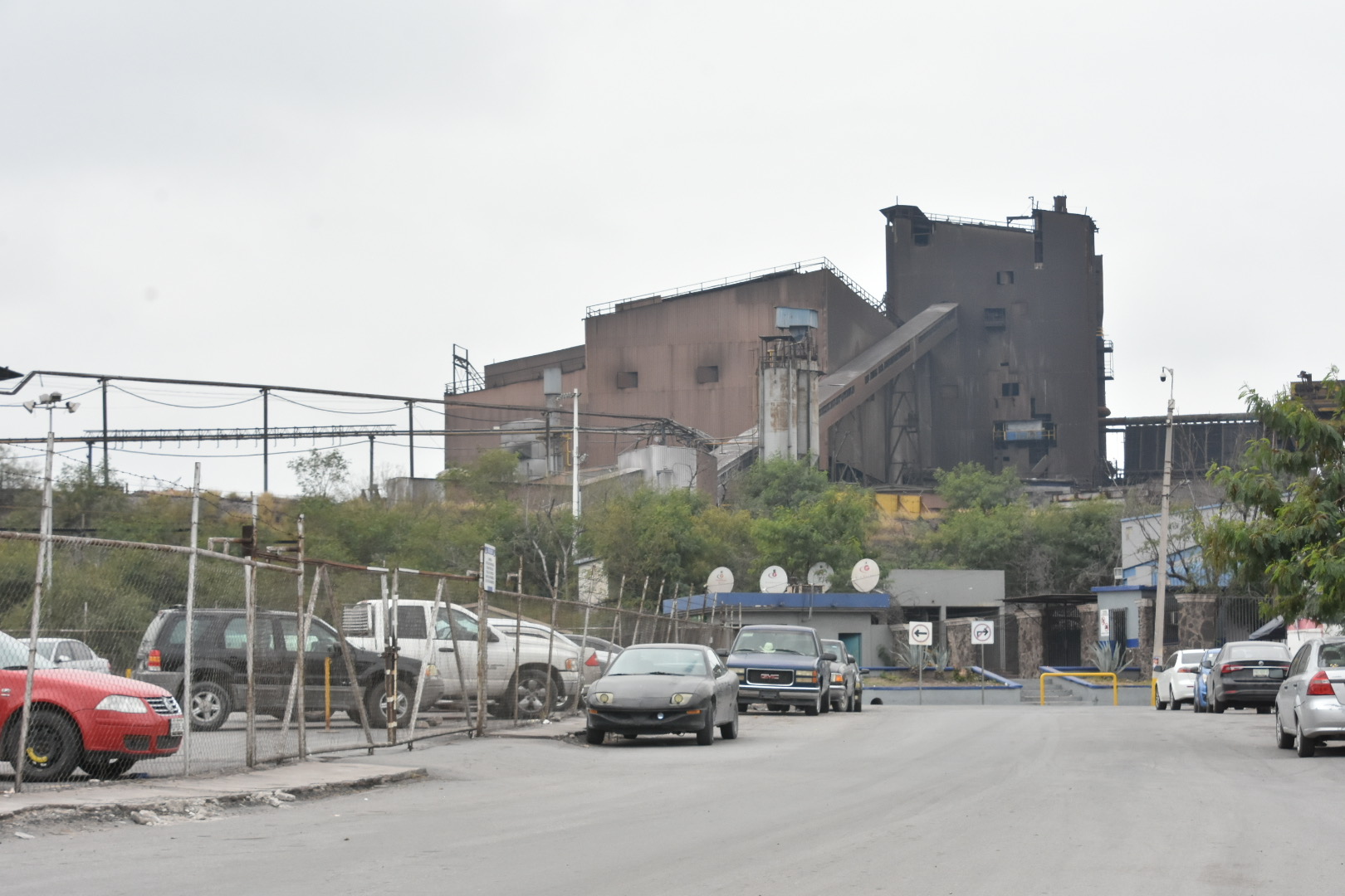 Este miércoles debió recibir Altos Hornos de México la primera remesa económica del grupo empresarial con el que negocia la venta de acciones de la siderúrgica.