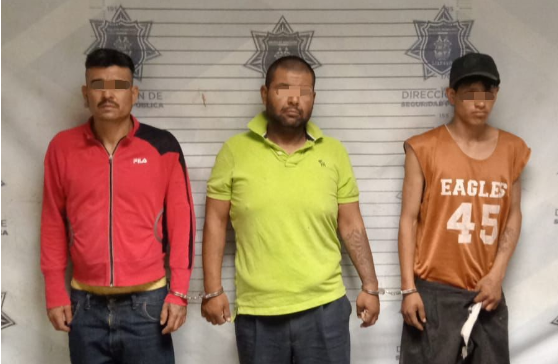 Policía de Saltillo detiene a tres hombres por robo en Zona Centro