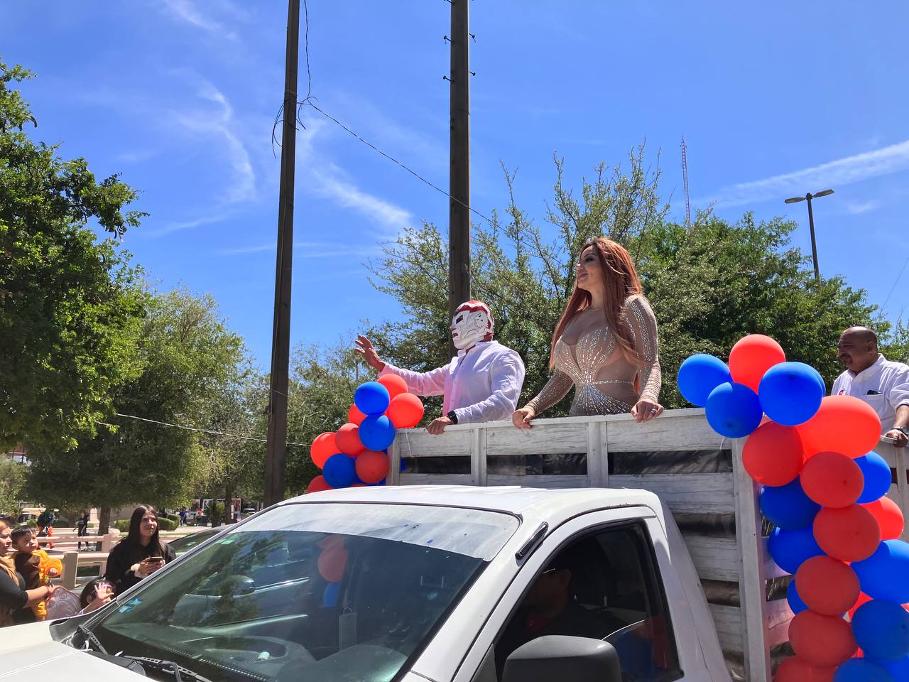 Doctor Wagner Junior y Lady Wagner se lucieron en el desfile de primavera en Torreón y Gómez Palacio