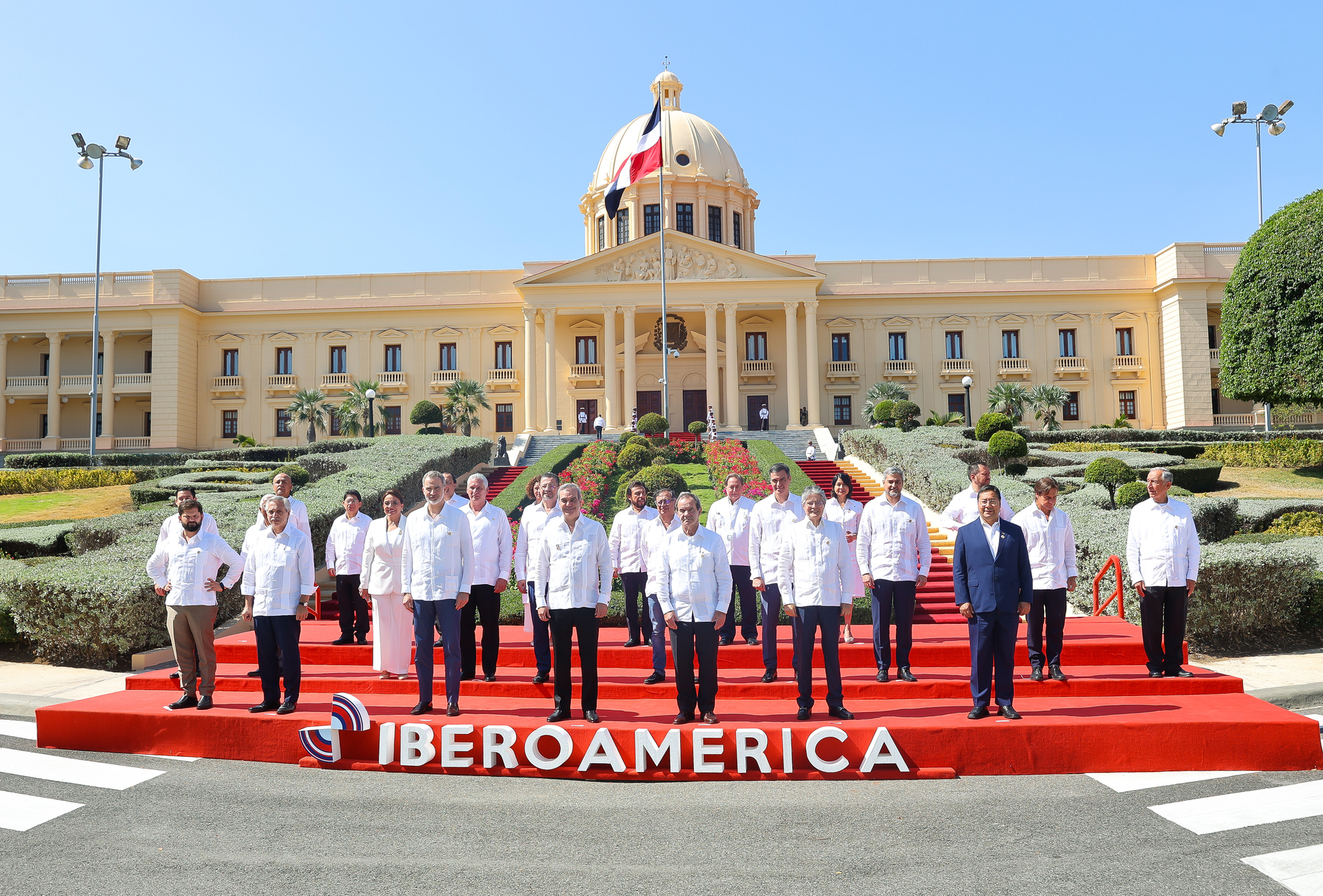 Cumbre Iberoamericana pacta reforma financiera