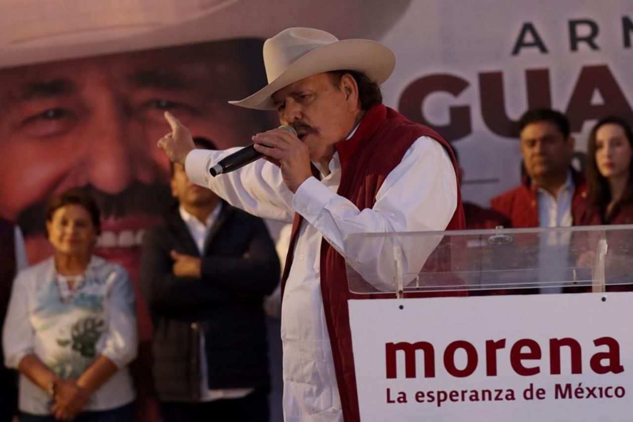 El candidato a la gubernatura por Morena, Armando Guadiana, aclaró que la multa está mal atribuida. (CORTESÍA)