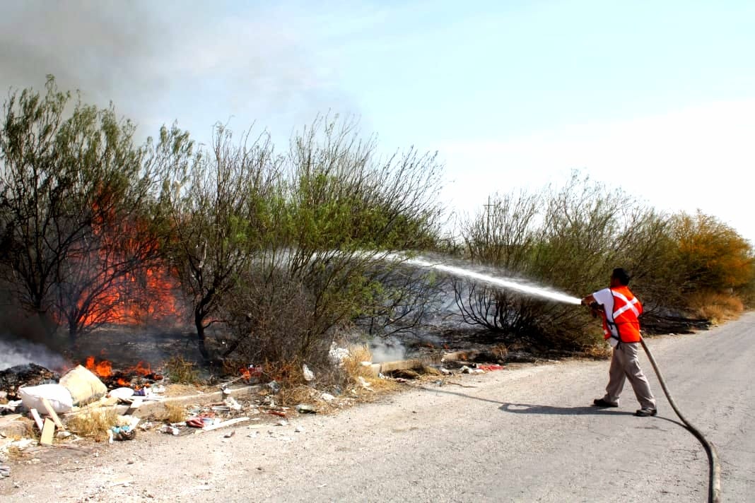 Suben reportes de incendios por quema de basura y lotes baldíos en San ...
