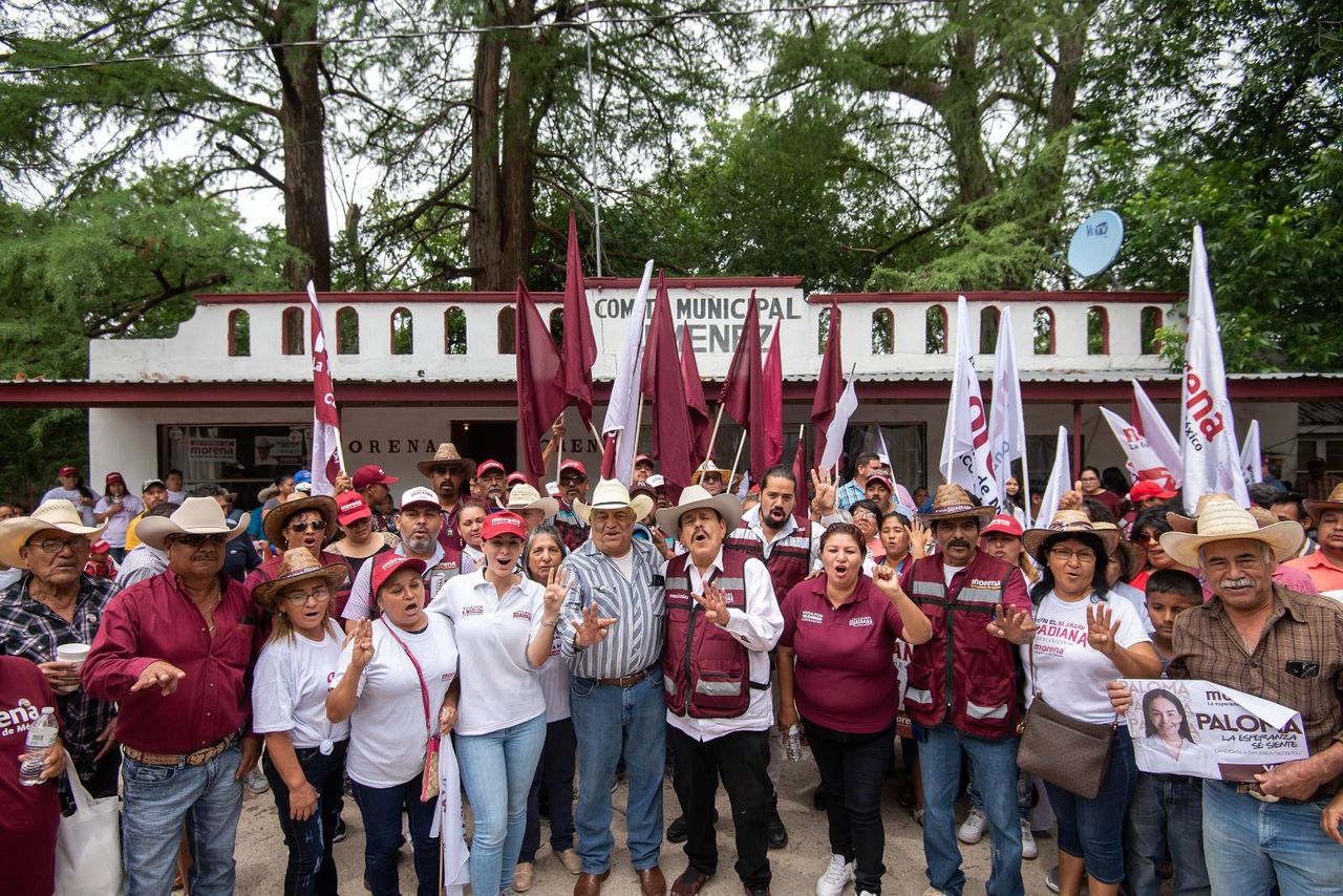 Guadiana encabezó una caminata hasta la Plaza del ejido San Carlos, donde refrendó sus compromisos para la región Norte. (CORTESÍA)