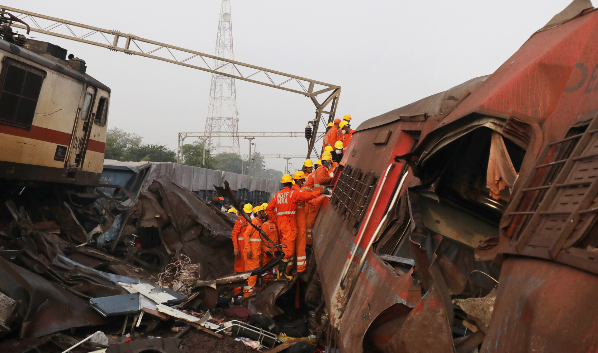 Este es el peor accidente ferroviario que sufre la India en más de dos décadas. (ARCHIVO)
