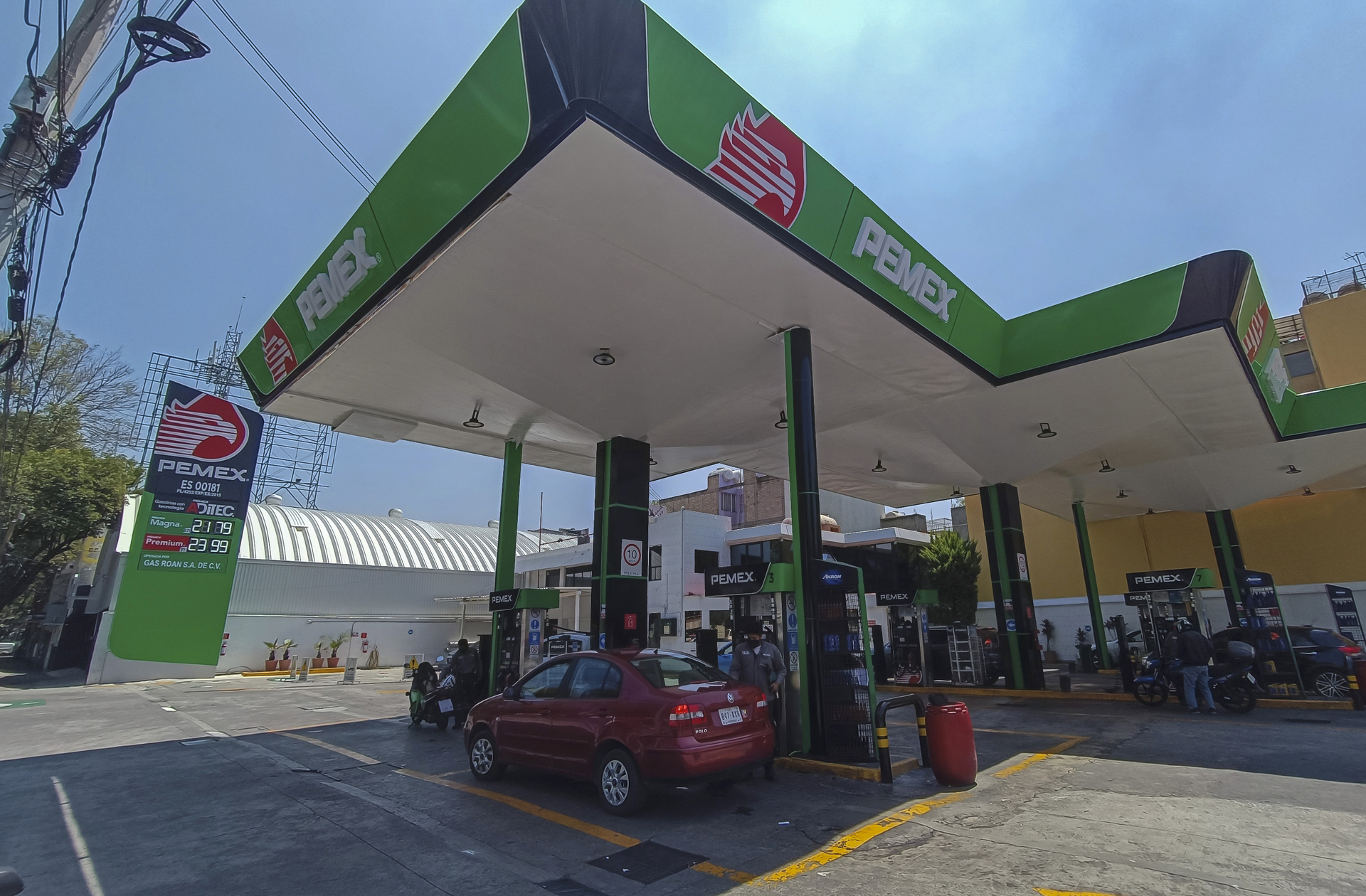 Pemex reporta que la mayoría de las gasolinas que se comercializan en México se traen de Estados Unidos. (ARCHIVO)
