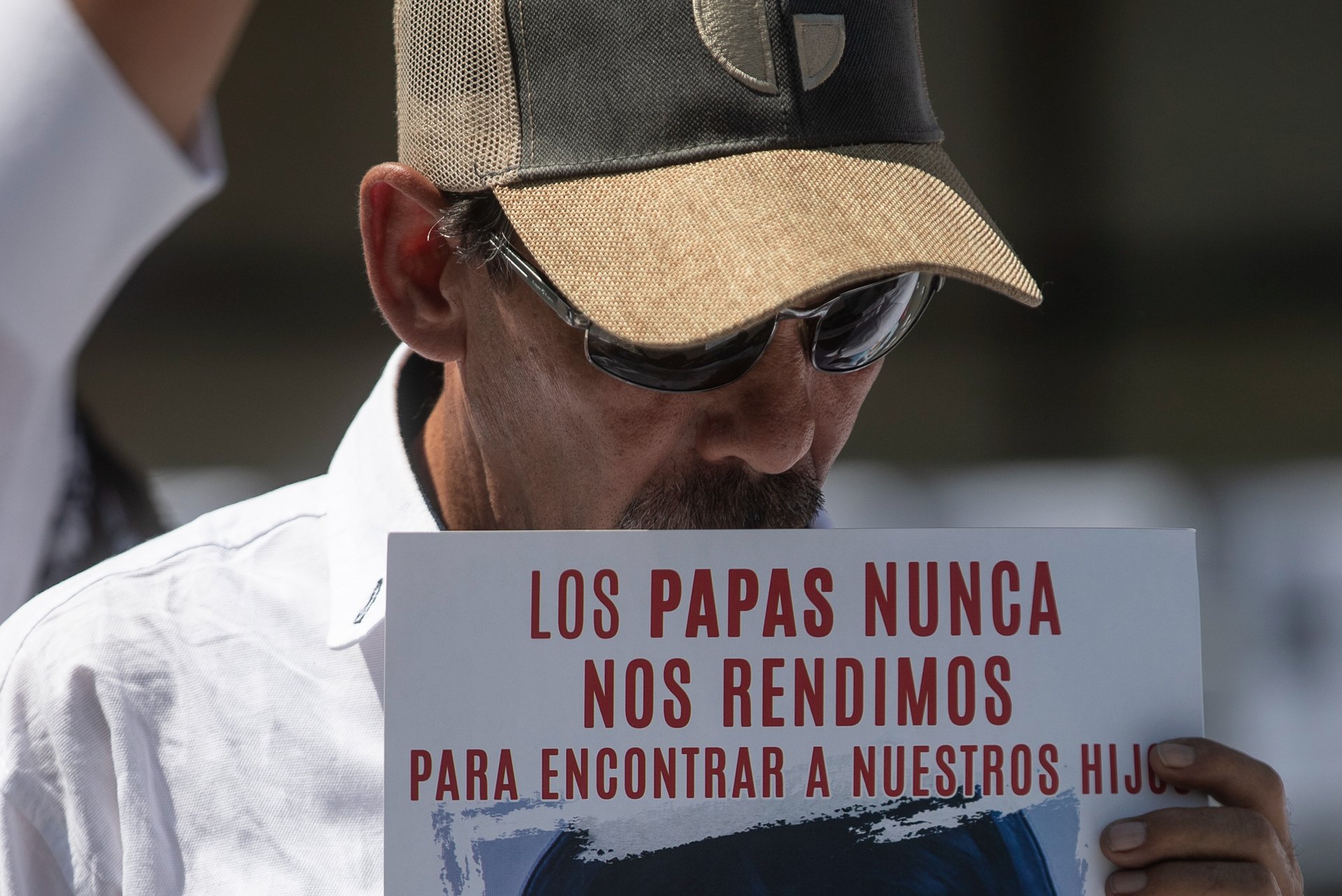 Papás mexicanos mantienen la búsqueda de sus hijos desaparecidos en pleno Día del Padre