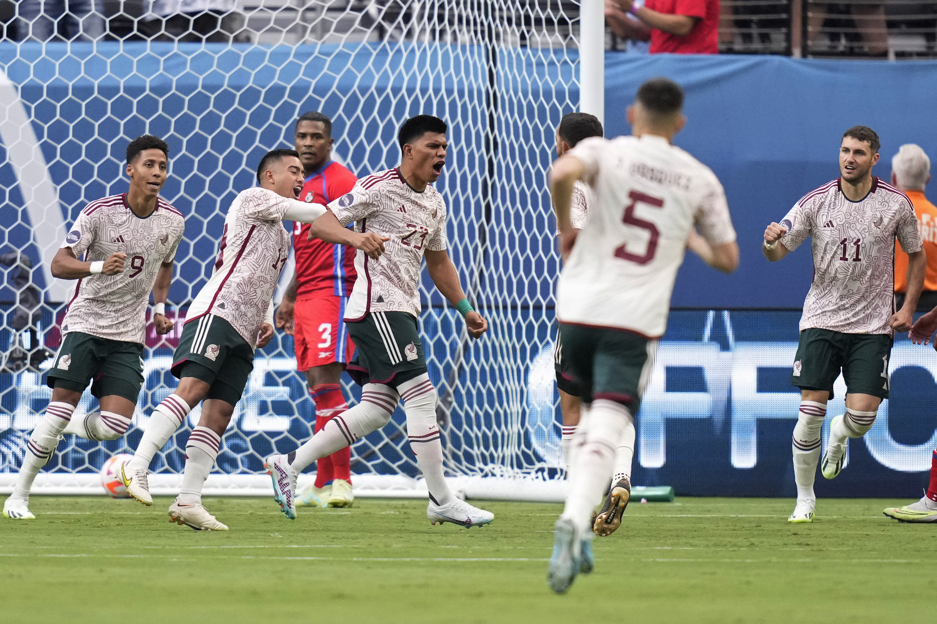 México vence a Panamá y se lleva el tercer lugar de Concacaf Nations League