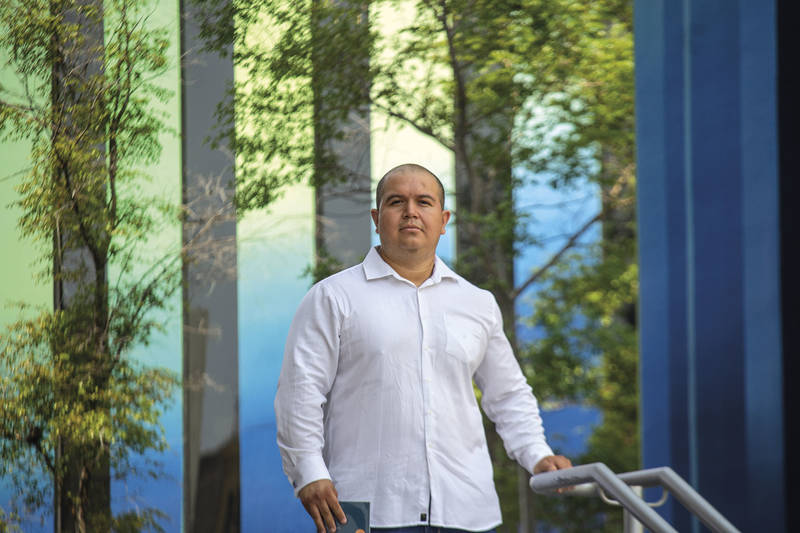 Hiram Ruvalcaba y los niños del agua