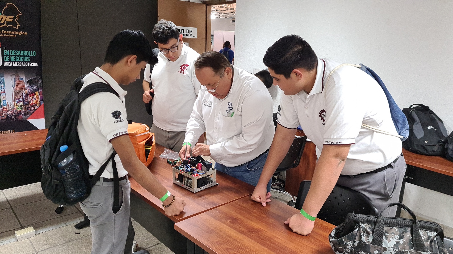 Buscan implementar especialidad de robótica en la carrera de mecatrónica de la UTNC