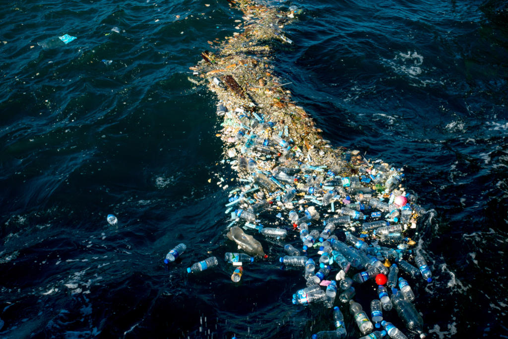 Algunos lagos están más afectados por los plásticos que las peores zonas de los océanos