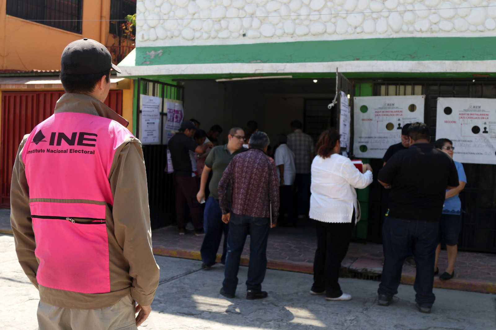 Esta modalidad es uno de los múltiples esfuerzos que el INE ha utilizado para maximizar el derecho humano al voto. (ARCHIVO)