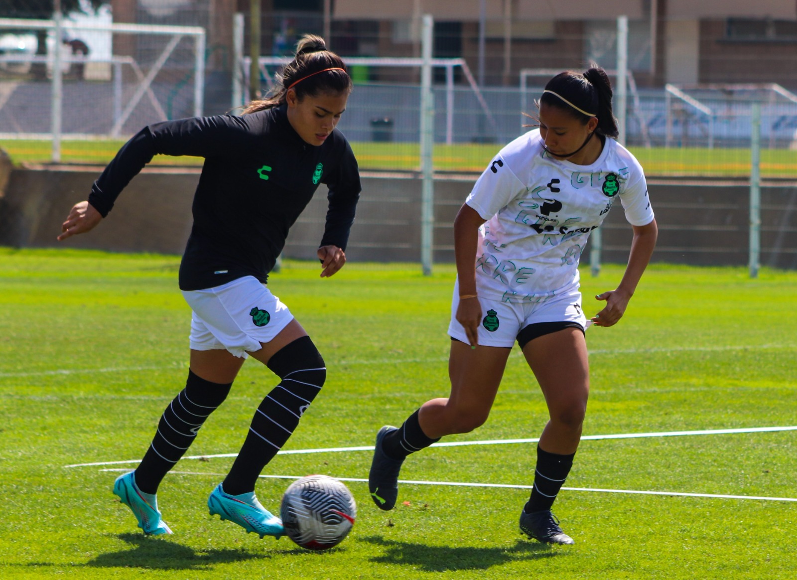 Santos Laguna Femenil recibe a las Chivas Rayadas