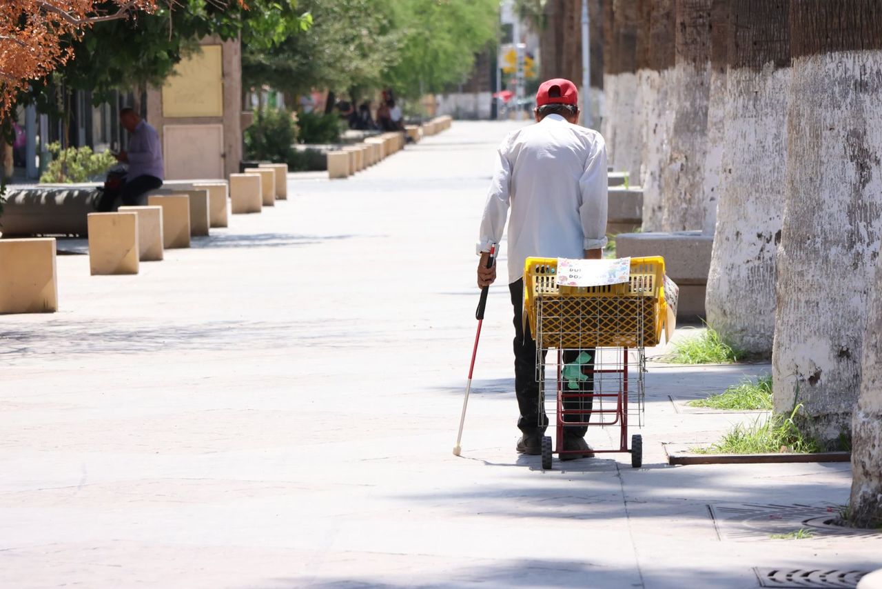 De acuerdo con el reporte semanal de la autoridad federal, Coahuila registra 19 víctimas mortales por golpe de calor. (VAYRON INFANTE / EL SIGLO DE TORREÓN)
