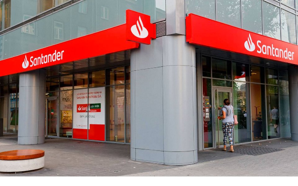 Clientes reportan fallas al hacer transferencias en Santander