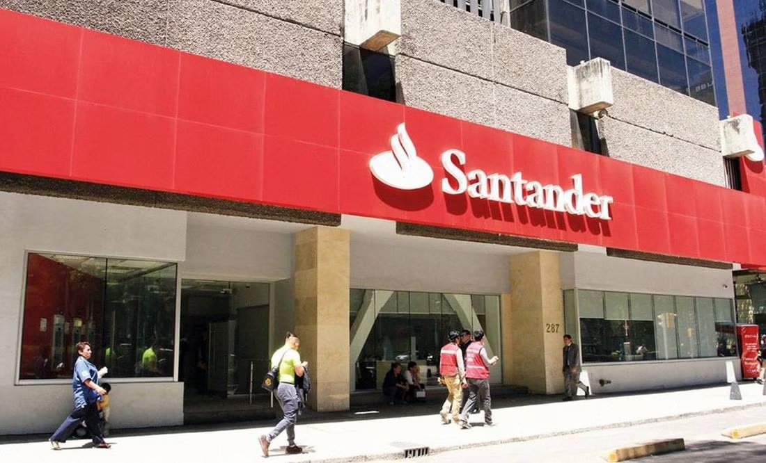 Tras fallas, Santander restablece transferencias