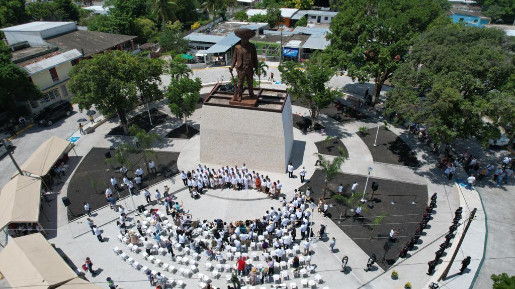Inauguran en Veracruz la estatua más grande de Emiliano Zapata