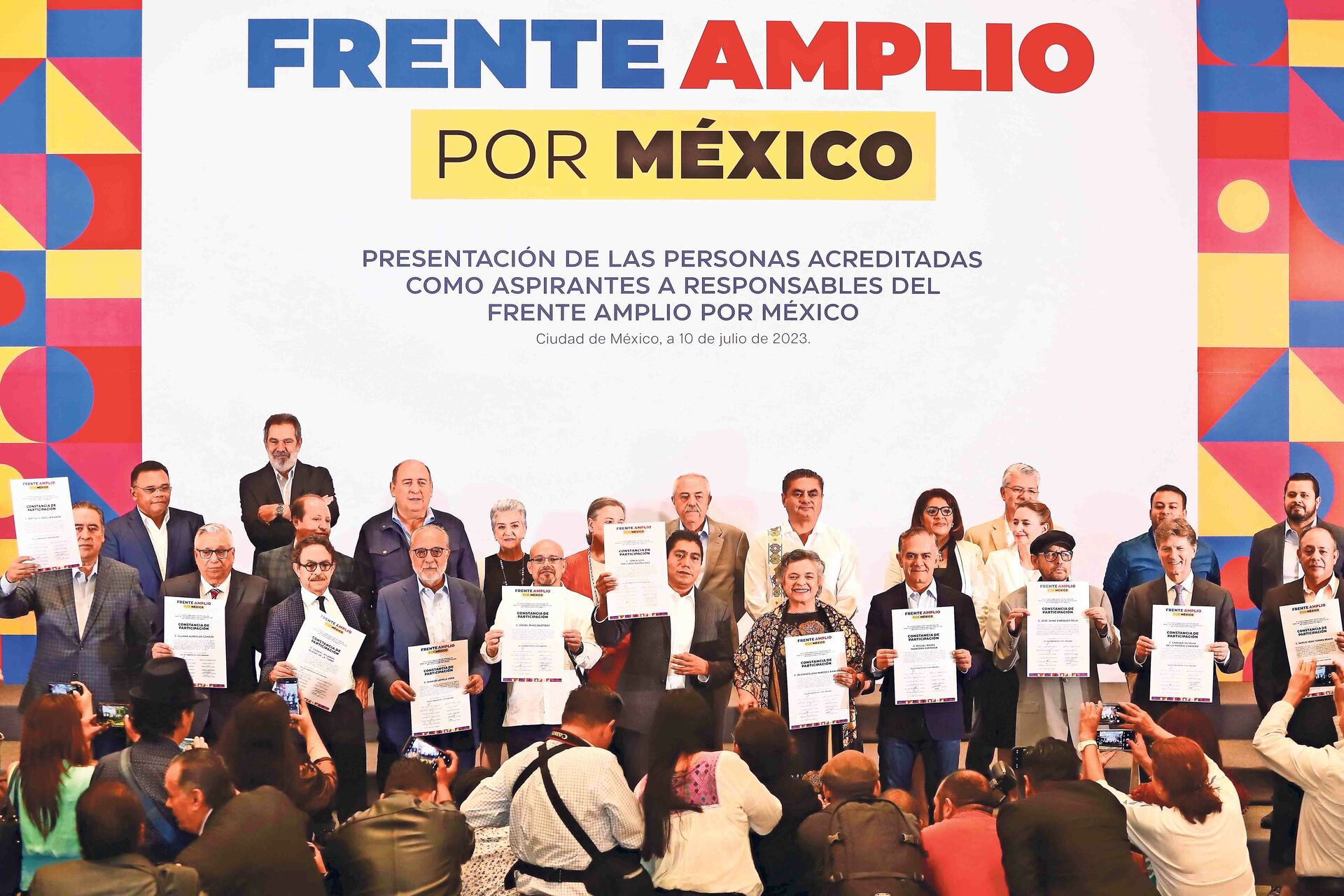 Aspirantes de oposición en México permanecerán en sus cargos