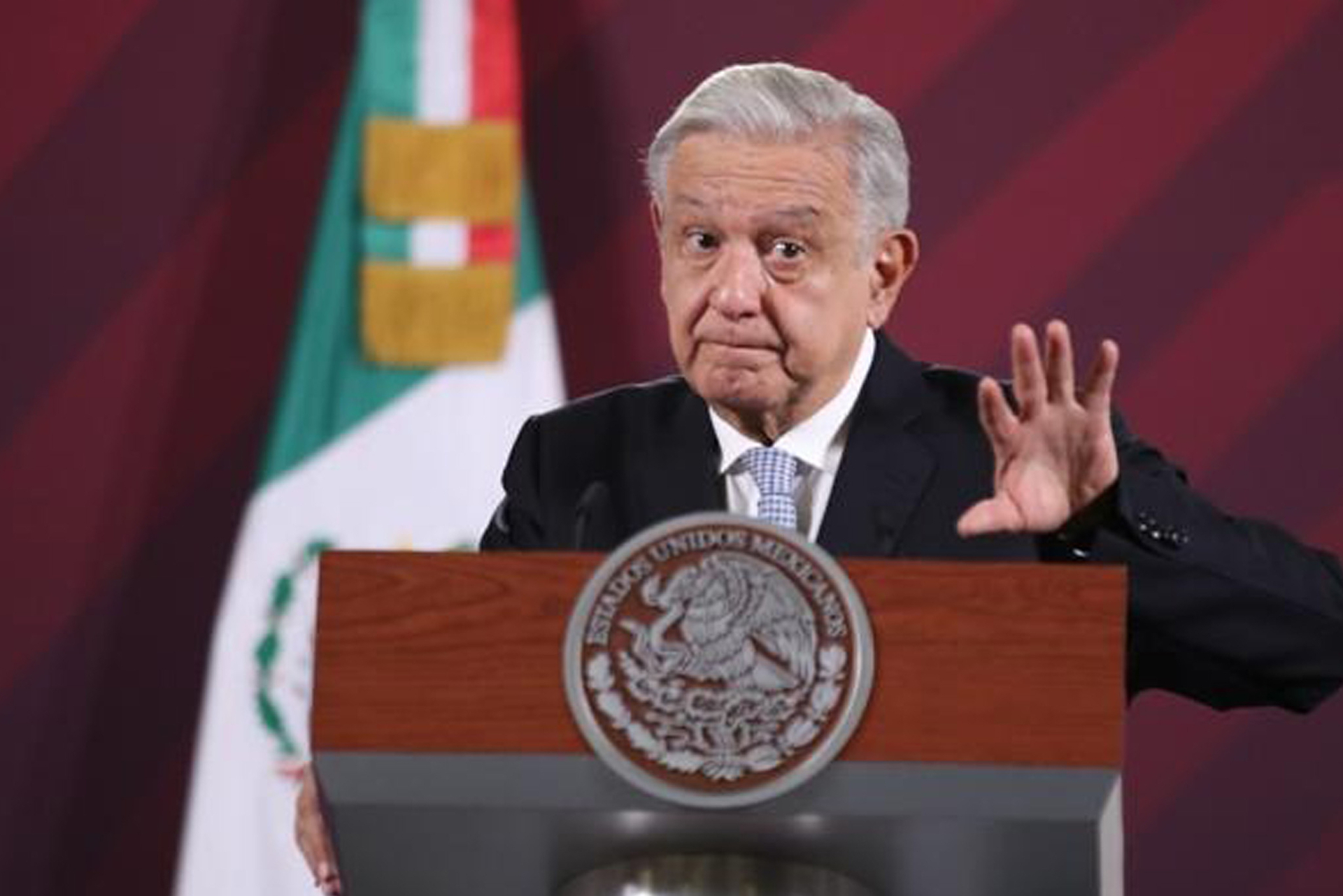 López Obrador acusó que el magistrado presidente del Tribunal Electoral del Poder Judicial de la Federación, Reyes Rodríguez Mondragón, fue coordinador de asesores del expresidente Felipe Calderón.