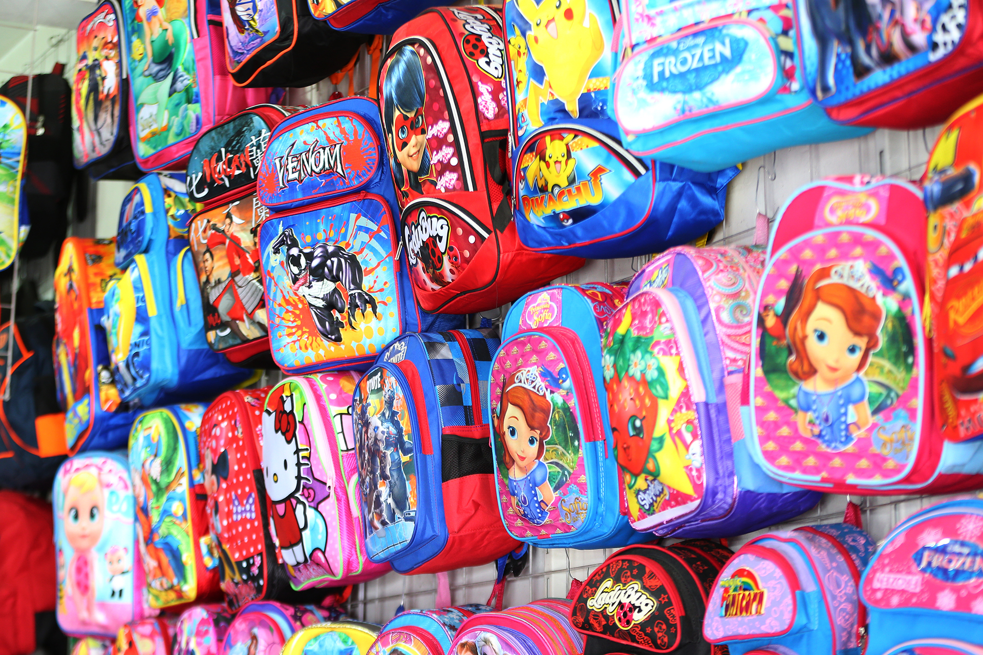 Profeco evalúa la calidad de las mochilas para el regreso a clases