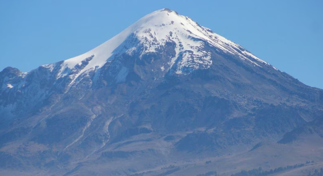 Rescatan cuerpos de los alpinistas en Pico de Orizaba