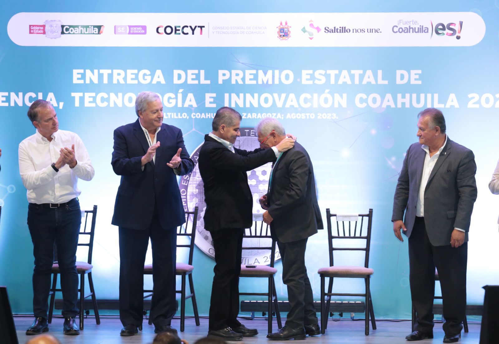 Gobernador Miguel Riquelme entrega el Premio Estatal de Ciencia, Tecnología e Innovación