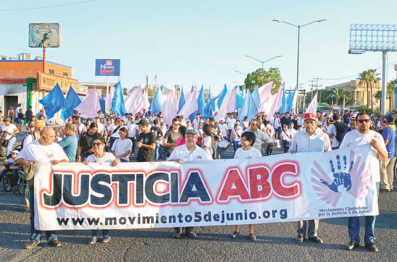 Víctimas de Guardería ABC piden juicio político contra Zoé Robledo