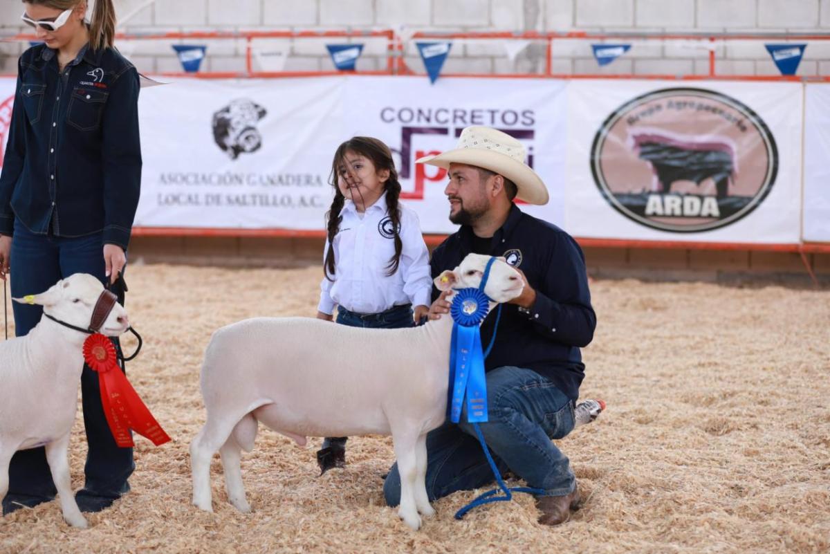 Dentro de la semana del campo, un éxito el XIII concurso de becerro gordo