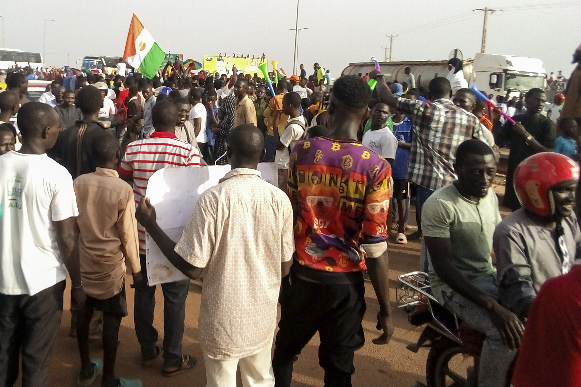 Miles en Níger demandan retirada de tropas francesas