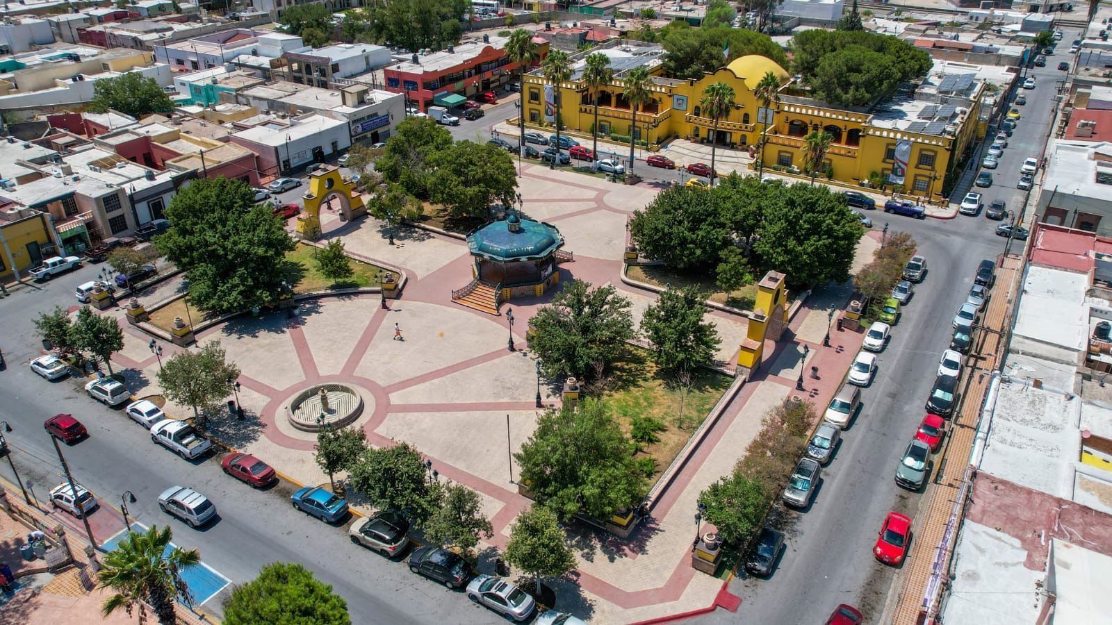 Quedará restringido el paso de vehículos sobre la calle José María Morelos, desde Gómez Farías hasta De la Fuente. (CORTESÍA)