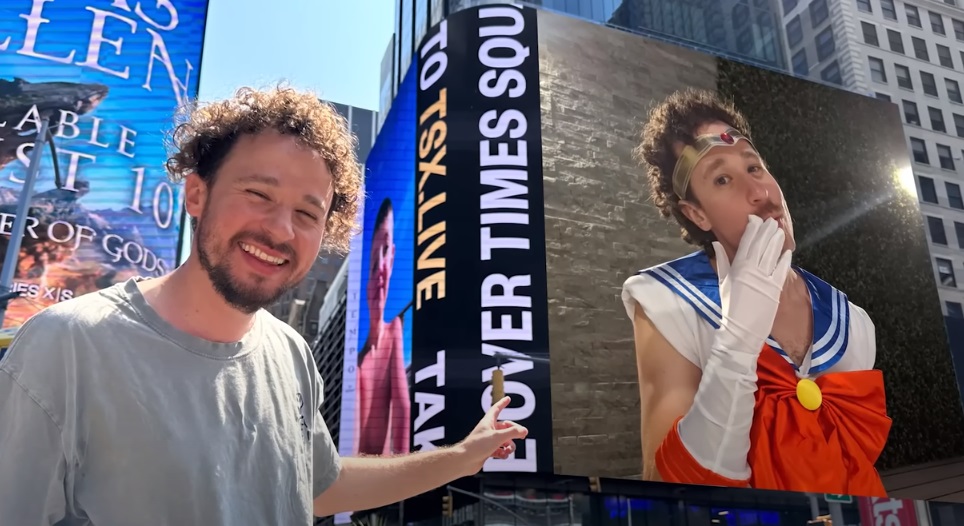¿Cuánto cuesta colocar un anuncio en Times Square? Luisito Comunica lo explica 