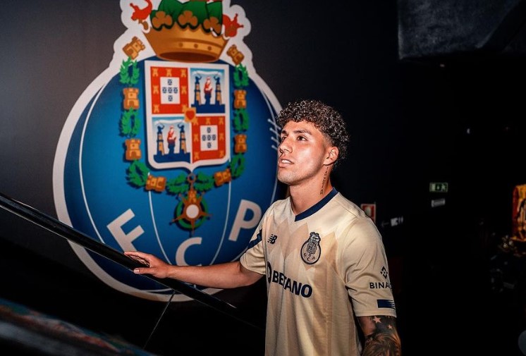  Jorge Sánchez comparte la importancia de vestir la camiseta del Porto. (ESPECIAL)