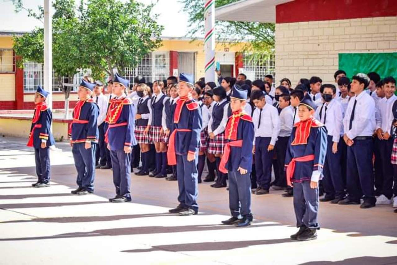 Rinden homenaje a los Niños Héroes en San Pedro